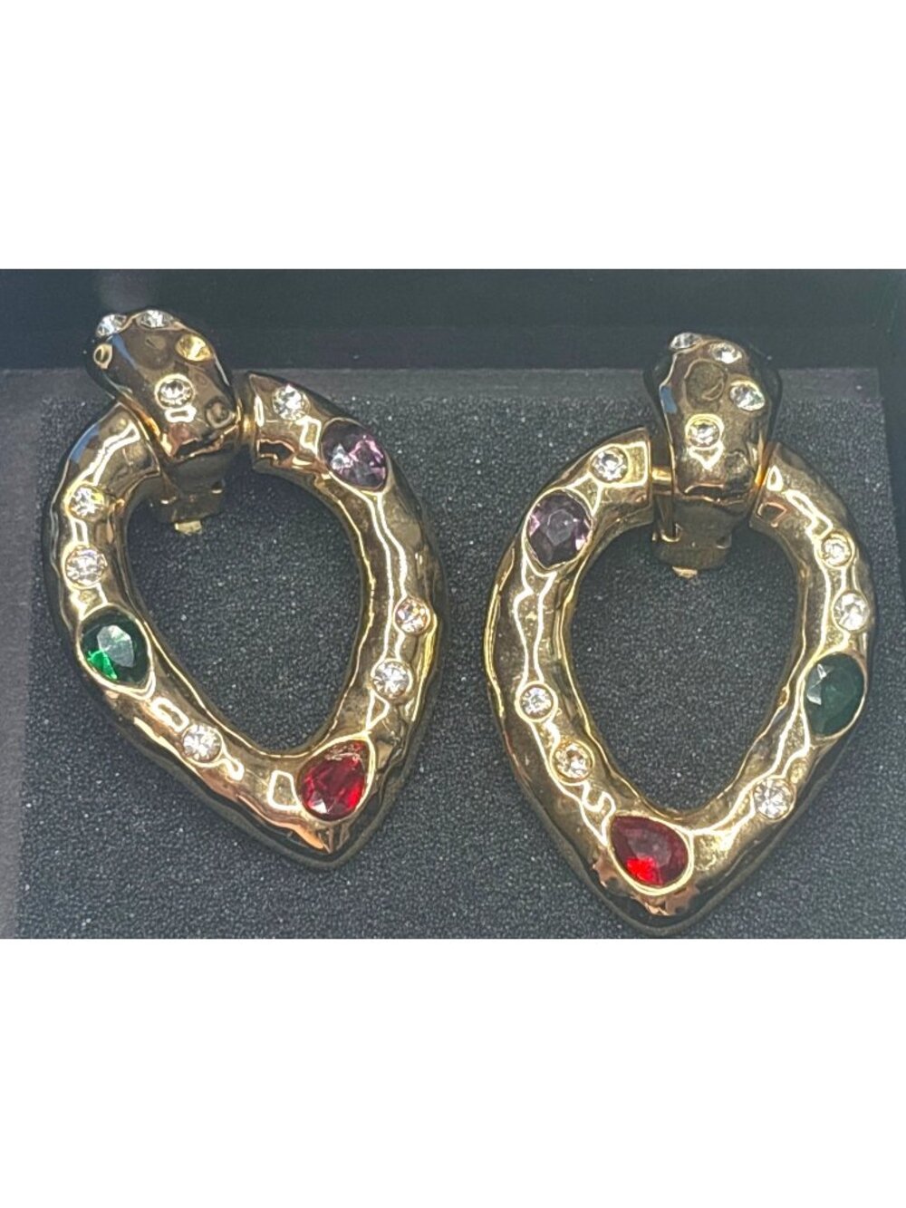 Chunky Doorknocker Earrings Signed Scaasi, Goldtone, Teardrop Shaped Multicolore